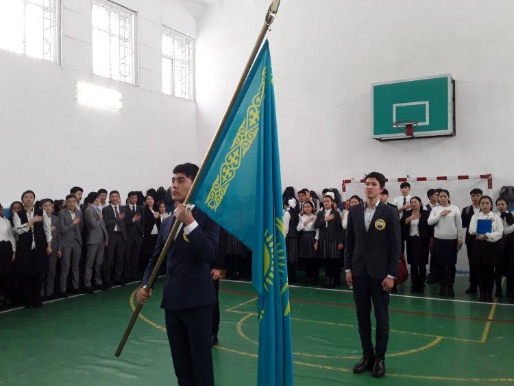 12 Қаңтар гимназия күні деп қабылданып , мектепішілік лездеме өткізілді.